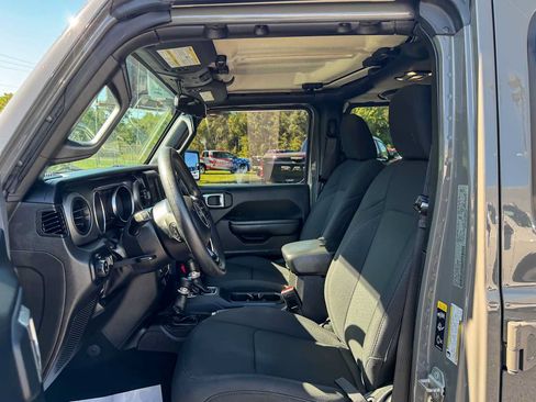 Used 2022 Jeep Gladiator Sport AWD/4WD image 14