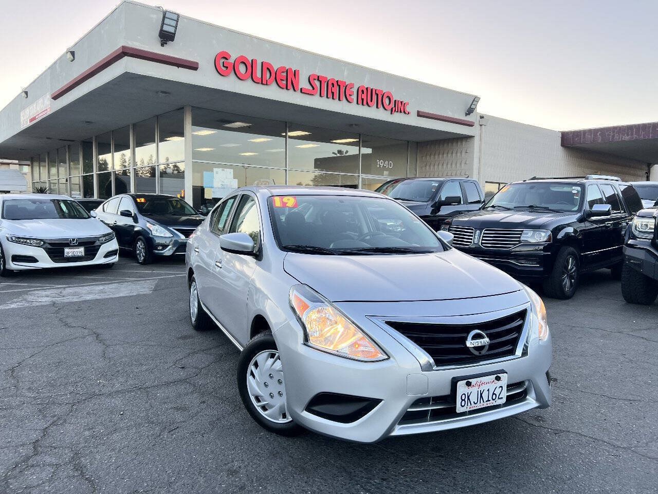 Used 2019 Nissan Versa SV FWD image 2