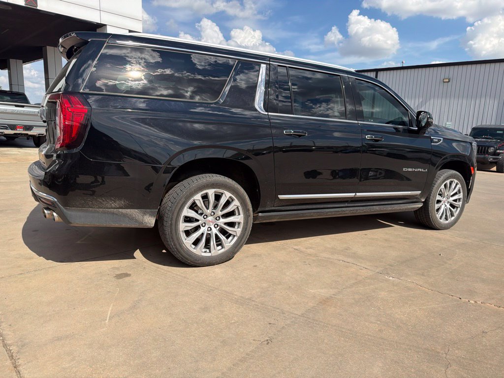 Used 2023 GMC Yukon XL Denali w/ Max Trailering Package AWD/4WD image 3