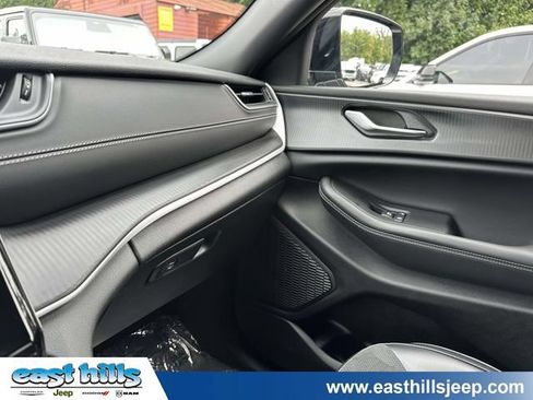 Used 2023 Jeep Grand Cherokee Altitude AWD/4WD image 39