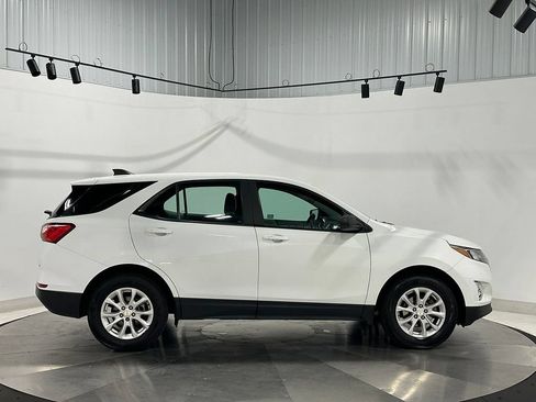Used 2020 Chevrolet Equinox LS AWD/4WD image 10