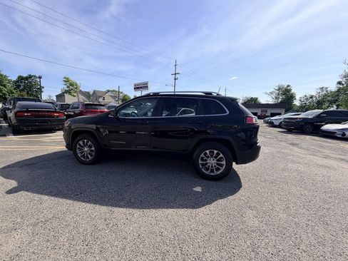 Used 2019 Jeep Cherokee Latitude Plus w/ Cold Weather Group AWD/4WD image 30