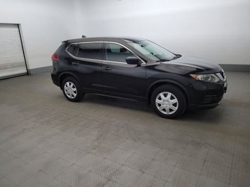 Used 2017 Nissan Rogue S image 11