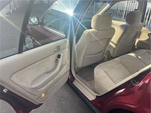 Used 1991 Honda Accord LX image 9