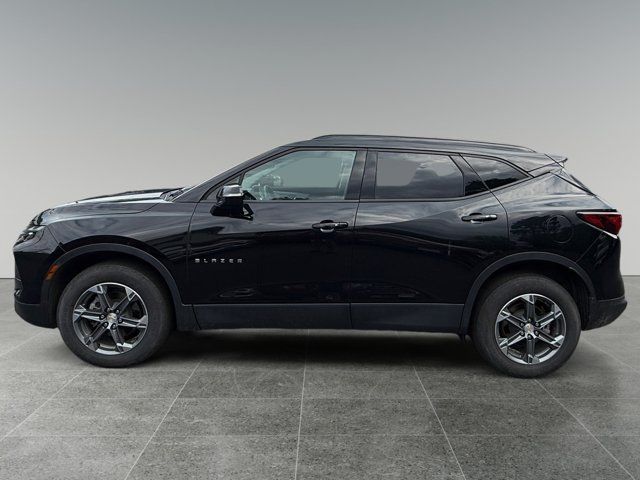 Used 2023 Chevrolet Blazer LT AWD/4WD image 2