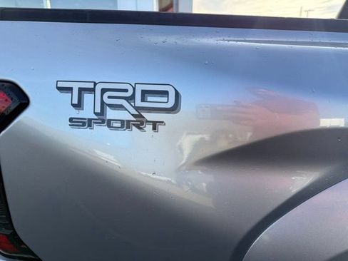 Used 2025 Toyota Tacoma TRD Sport AWD/4WD image 9