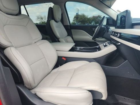 Used 2025 Lincoln Aviator Reserve w/ Equipment Group 201A AWD/4WD image 13