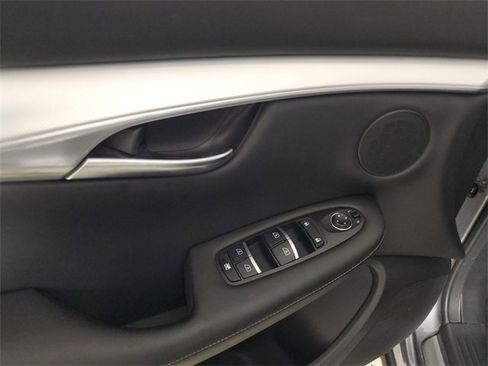 Used 2021 INFINITI QX50 Luxe w/ Appearance Package image 18