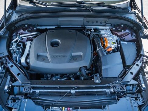 New 2026 Volvo XC60 T8 Plus AWD/4WD image 19