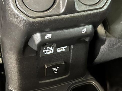 Certified 2021 Jeep Gladiator Overland w/ Cold Weather Group image 19