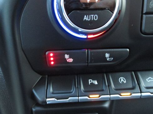 Used 2020 Chevrolet Silverado 1500 RST image 21