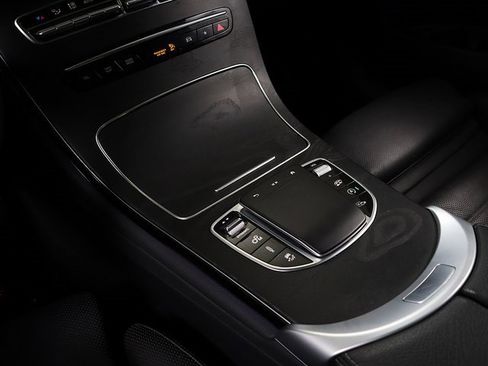 Certified 2022 Mercedes-Benz GLC 43 AMG 4MATIC image 23