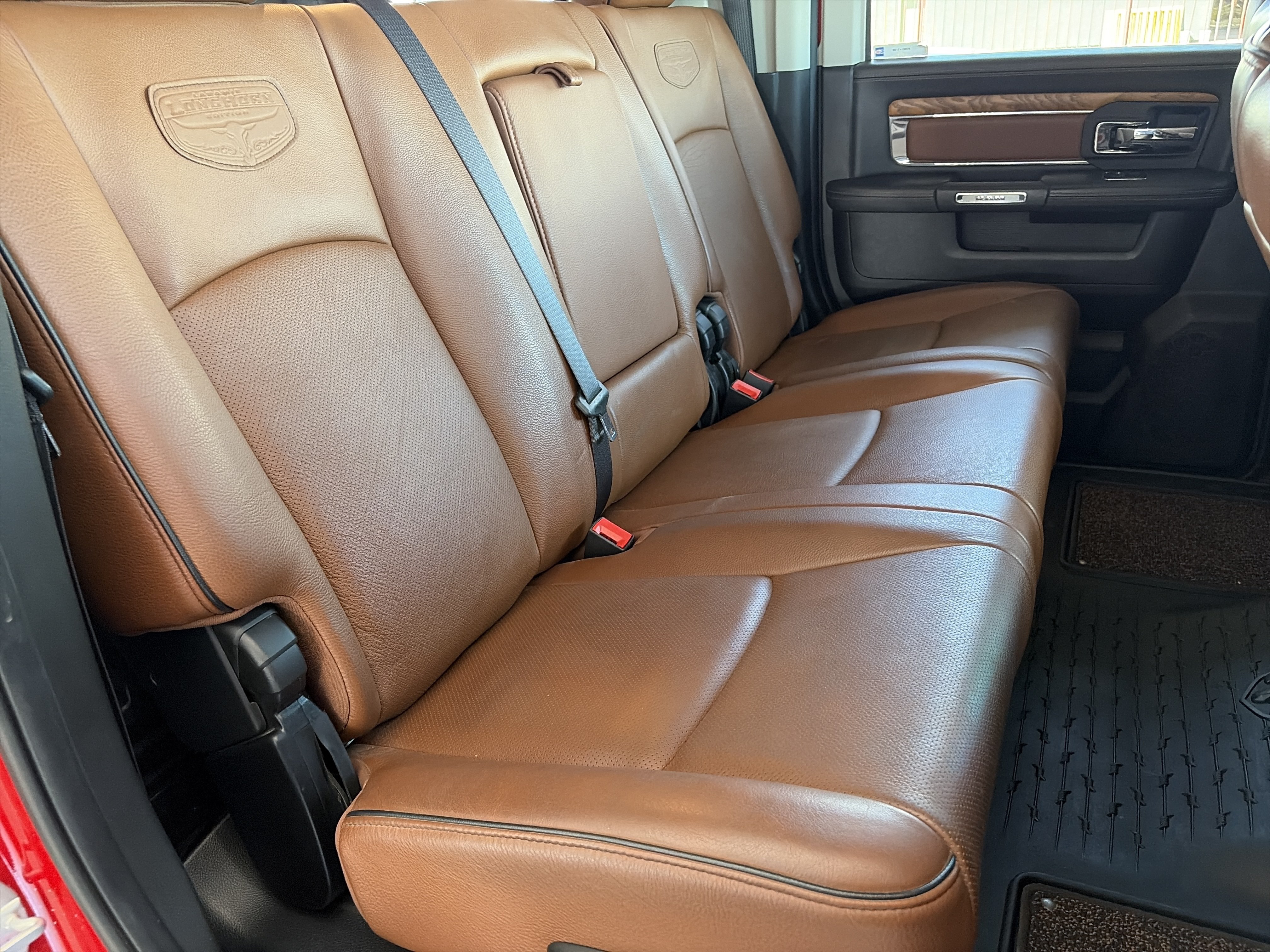 Used 2018 RAM 3500 Laramie Longhorn w/ Cold Weather Group AWD/4WD image 11