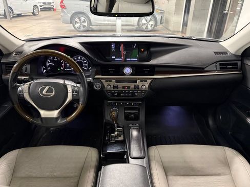 Used 2013 Lexus ES 350 w/ Luxury Pkg FWD image 8