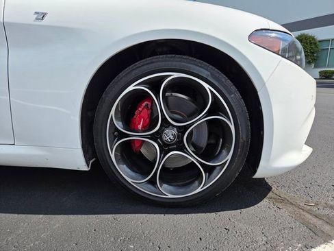 Used 2024 Alfa Romeo Giulia Ti AWD/4WD image 5