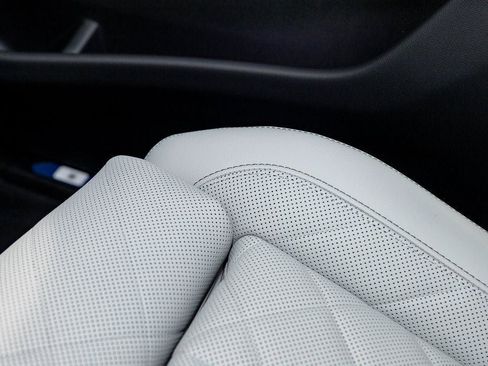 New 2026 BMW X5 xDrive40i w/ Climate Comfort Package image 23