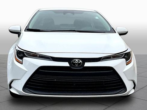 Used 2023 Toyota Corolla LE image 4
