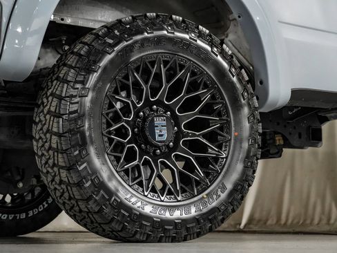 Used 2024 Ford F250 Lariat w/ Sport Appearance Package AWD/4WD image 59
