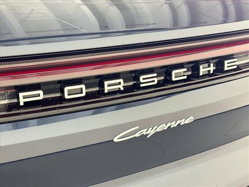 Used 2026 Porsche Cayenne AWD/4WD image 25