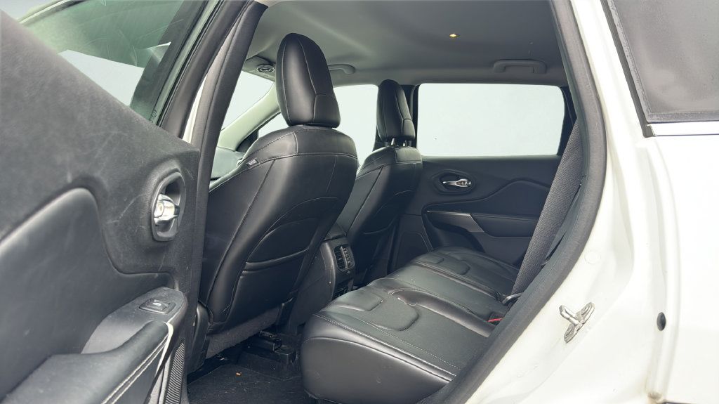 Used 2019 Jeep Cherokee Limited AWD/4WD image 15