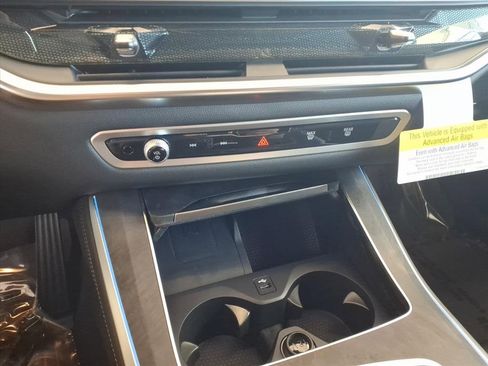 New 2026 BMW X5 xDrive50e image 11