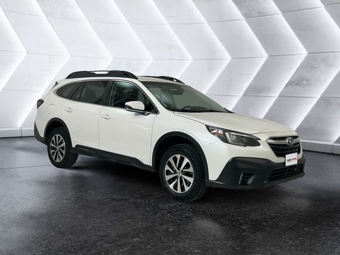 Used 2022 Subaru Outback Premium AWD/4WD image 1