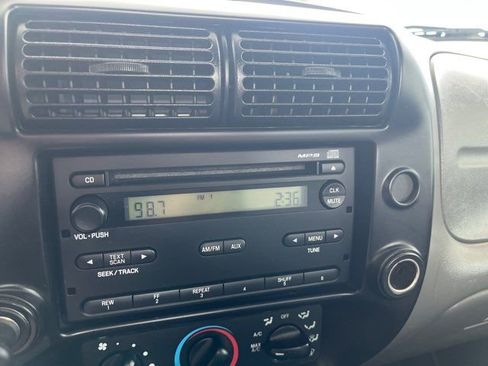 Used 2011 Ford Ranger XL image 17