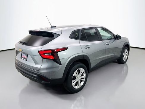 New 2026 Chevrolet Trax LS image 8