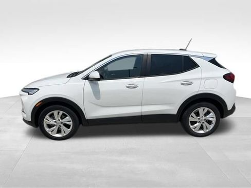 Used 2024 Buick Encore GX Preferred FWD image 2