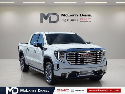 Used 2023 GMC Sierra 1500 Denali w/ Denali Reserve Package AWD/4WD image 1