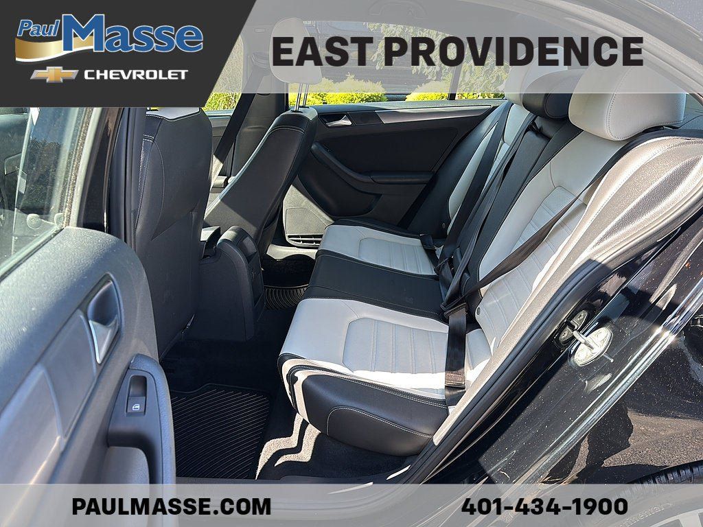 Used 2016 Volkswagen Jetta Sport FWD image 12