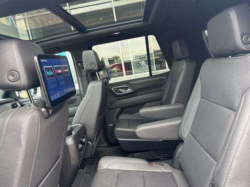 Used 2023 Chevrolet Tahoe Z71 w/ Z71 Off-Road Package AWD/4WD image 19