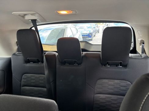 Used 2025 Nissan Pathfinder SV FWD image 30