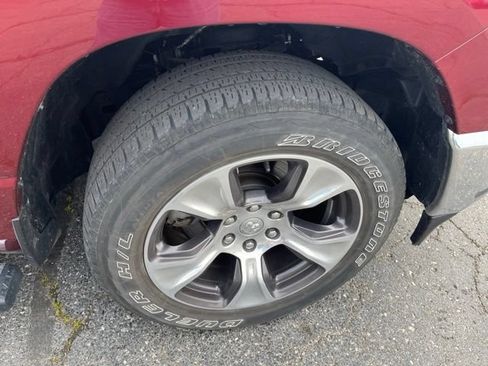 Used 2023 RAM 1500 Laramie AWD/4WD image 3