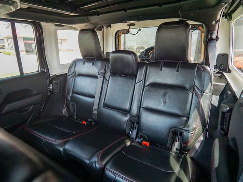 Used 2022 Jeep Wrangler Unlimited Rubicon w/ Xtreme Recon 35" Tire Package image 33