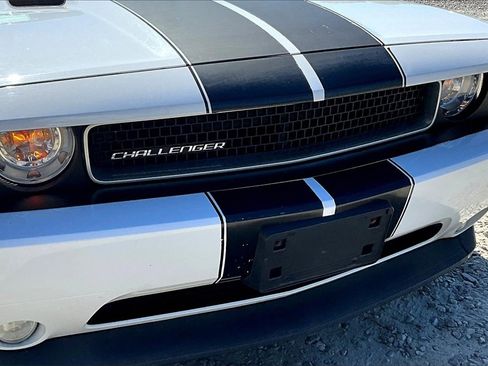 Used 2013 Dodge Challenger SXT image 22