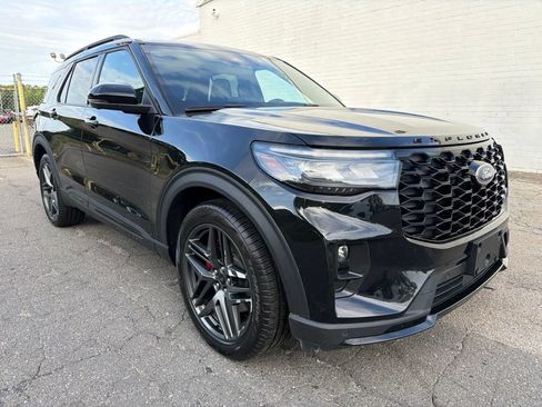 Used 2025 Ford Explorer ST AWD/4WD image 8