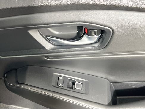 Used 2025 Honda Accord Sport image 32