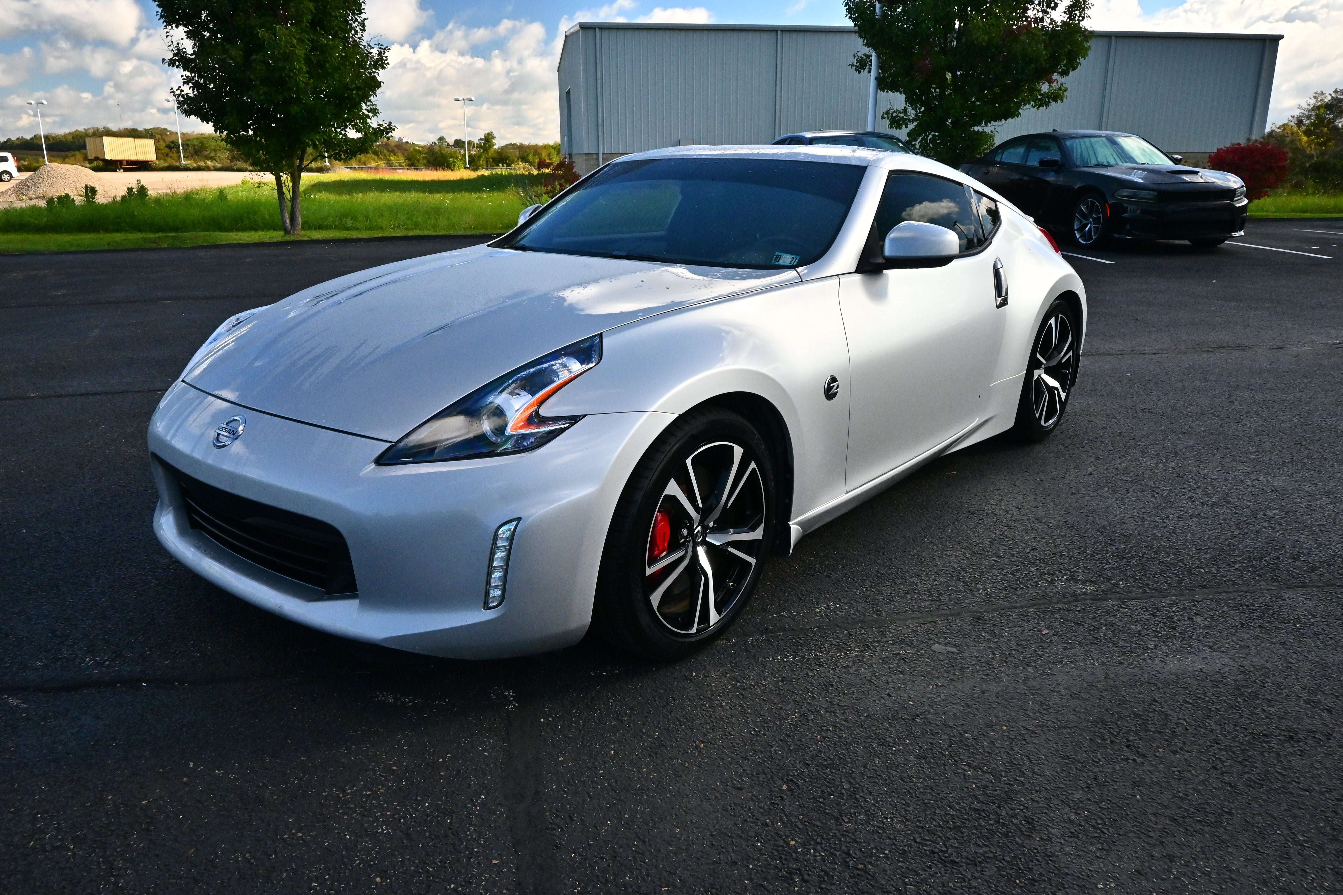 Used 2019 Nissan 370Z Coupe RWD image 4
