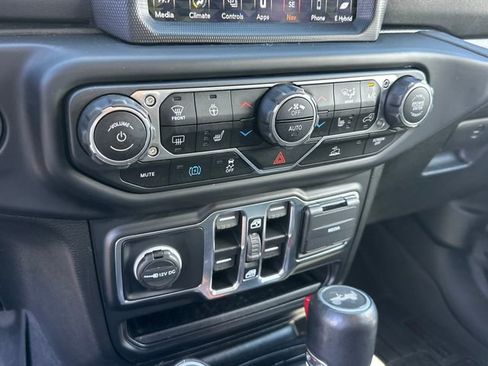 Used 2021 Jeep Wrangler Unlimited Sahara w/ Cold Weather Group AWD/4WD image 23