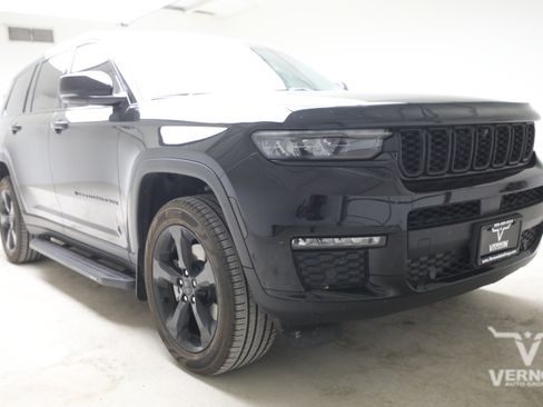 Used 2025 Jeep Grand Cherokee L Limited w/ Luxury Tech Group II AWD/4WD image 6