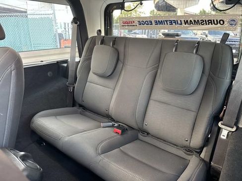 Used 2019 Jeep Wrangler Sport AWD/4WD image 15