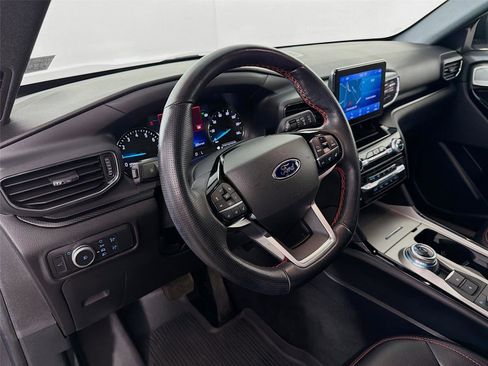Used 2022 Ford Explorer ST-Line image 9