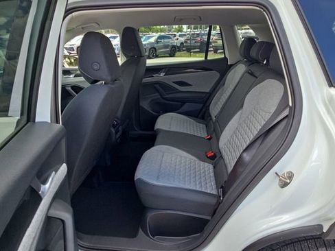 Certified 2025 Volkswagen Tiguan S FWD image 11