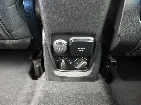 Used 2019 Ford Transit Connect XL image 28