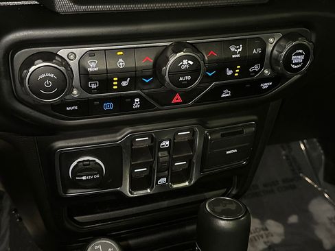 Used 2023 Jeep Wrangler Unlimited Sahara w/ Cold Weather Group image 24