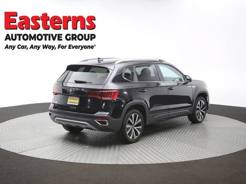 Used 2024 Volkswagen Taos SE FWD image 38