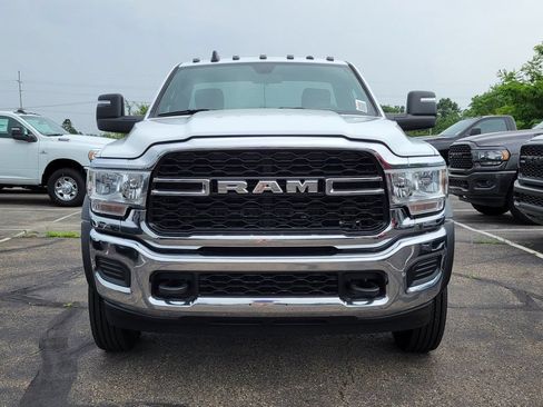 New 2024 RAM 5500 Tradesman RWD image 3