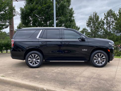 Used 2024 Chevrolet Tahoe LT w/ Luxury Package RWD image 7