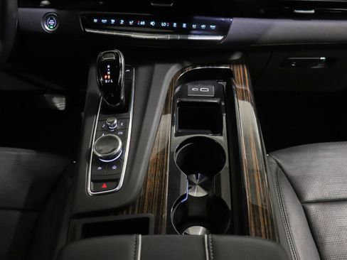 Used 2023 Cadillac Escalade Premium Luxury AWD/4WD image 27